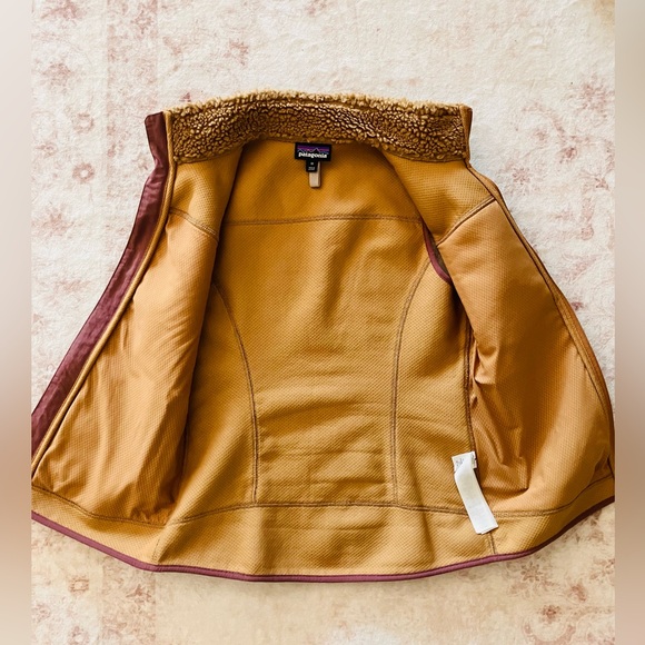 Patagonia Retro Pile Sherpa Fleece Vest – Tan & Rust | Cozy Outdoor Layer - Picture 4 of 5